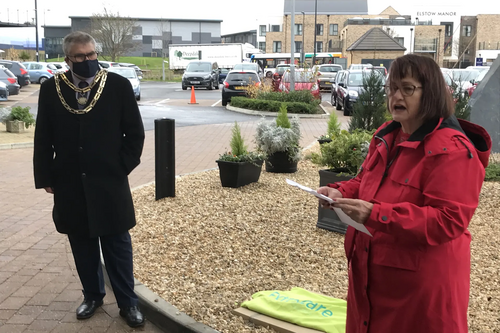Mayor Dave Hodgson and former Councillor Faulkner at Wixams Retirement Village